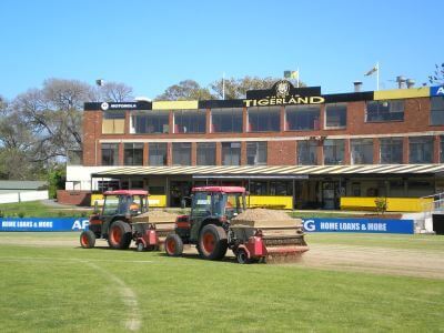 Ground Driven Toro 2300 top dressers